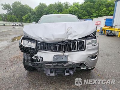Piąte zdjęcie samochodu w środku: 2020 JEEP GRAND CHEROKEE LAREDO VIN:1C4RJEAG3LC268282 - miniatura