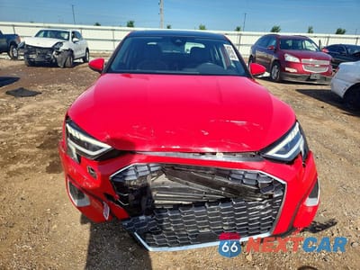 Piąte zdjęcie samochodu w środku: 2023 AUDI A3 PREMIUM VIN:WAUAUDGY4PA044046 - miniatura