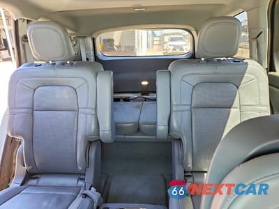 Zdjęcie 10 z 13 samochodu: 2020 LINCOLN AVIATOR RESERVE VIN:5LM5J7XC8LGL37483 - miniatura