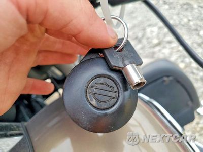 Zdjęcie 8 z 9 samochodu: 2005 HARLEY-DAVIDSON FLHTCUI VIN:1HD1FCW125Y606184 - miniatura