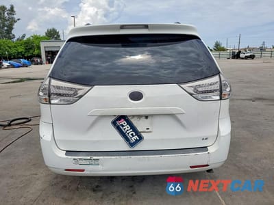 Zdjęcie 6 z 13 samochodu: 2015 TOYOTA SIENNA LE VIN:5TDKK3DCXFS560235 - miniatura