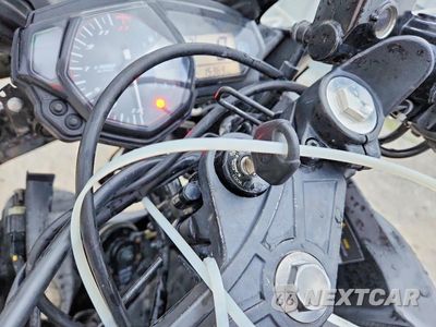 Zdjęcie 8 z 9 samochodu: 2015 YAMAHA YZFR3 VIN:MH3RH06Y1FK009138 - miniatura