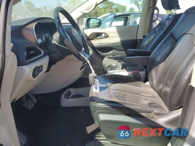 Zdjęcie 7 z 13 samochodu: 2017 CHRYSLER PACIFICA TOURING L VIN:2C4RC1BG4HR540614 - miniatura