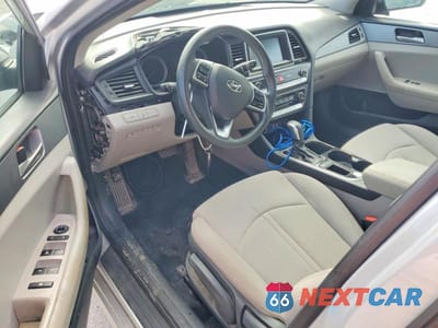 Zdjęcie 8 z 13 samochodu: 2019 HYUNDAI SONATA SE VIN:5NPE24AF4KH741073 - miniatura