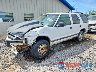 1997 CHEVROLET BLAZER 1GNDT13WXV2215113 - główne zdjęcie licytacji z USA - miniatura