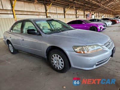 Czwarte zdjęcie samochodu z boku: 2002 HONDA ACCORD VALUE VIN:1HGCF86652A172576 - miniatura