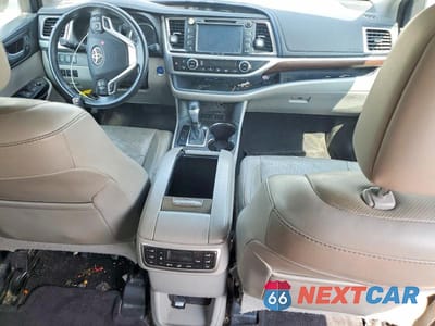 Zdjęcie 8 z 13 samochodu: 2016 TOYOTA HIGHLANDER HYBRID LIMITED PLATINUM VIN:5TDDCRFH2GS018453 - miniatura