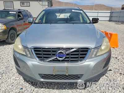 Piąte zdjęcie samochodu w środku: 2011 VOLVO XC60 3.2 VIN:YV4940DZ9B2170477 - miniatura