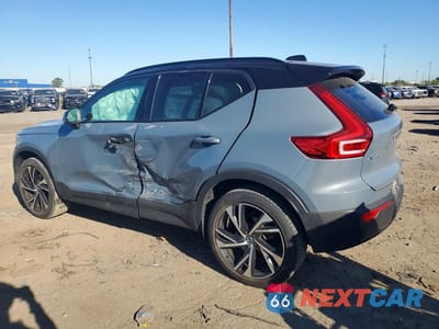Drugie zdjęcie samochodu z przodu: 2022 VOLVO XC40 T4 R-DESIGN VIN:YV4AC2HM5N2780519 - miniatura