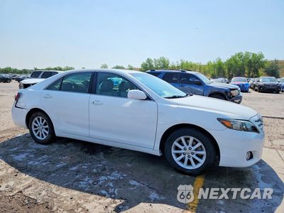Czwarte zdjęcie samochodu z boku: 2010 TOYOTA CAMRY XLE V6 VIN:4T1BK3EK7AU605721 - miniatura