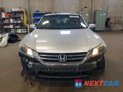 Piąte zdjęcie samochodu w środku: 2013 HONDA ACCORD EX VIN:1HGCR2F72DA018195 - miniatura