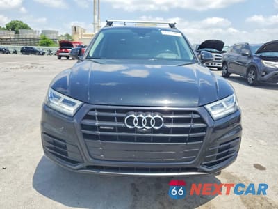 Piąte zdjęcie samochodu w środku: 2019 AUDI Q5 PRESTIGE VIN:WA1CNAFY1K2019868 - miniatura
