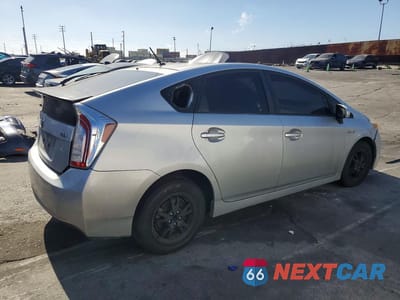 Trzecie zdjęcie samochodu z tyłu: 2014 TOYOTA PRIUS TWO VIN:JTDKN3DU9E0363915 - miniatura