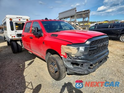 Czwarte zdjęcie samochodu z boku: 2023 RAM 3500 TRADESMAN VIN:3C63RRGL5PG574646 - miniatura