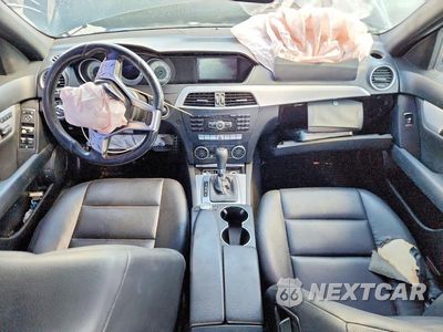 Zdjęcie 8 z 12 samochodu: 2014 MERCEDES-BENZ C 300 4MATIC VIN:WDDGF8AB4ER313458 - miniatura