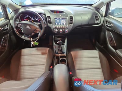 Zdjęcie 8 z 12 samochodu: 2017 KIA FORTE S VIN:3KPFL4A70HE028856 - miniatura