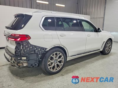 Trzecie zdjęcie samochodu z tyłu: 2026 BMW X7 XDRIVE40I VIN:5UX23EM03T9068458 - miniatura