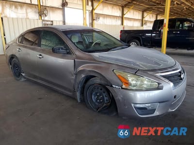 Czwarte zdjęcie samochodu z boku: 2015 NISSAN ALTIMA 2.5 S VIN:1N4AL3AP7FC163508 - miniatura