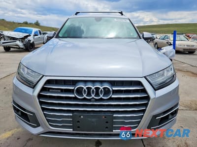 Piąte zdjęcie samochodu w środku: 2018 AUDI Q7 PRESTIGE VIN:WA1VAAF75JD044450 - miniatura