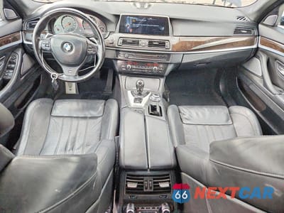 Zdjęcie 8 z 12 samochodu: 2013 BMW M5 VIN:WBSFV9C50DC773801 - miniatura