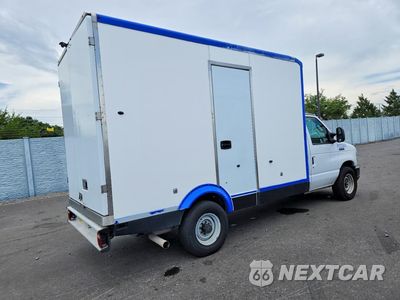 Trzecie zdjęcie samochodu z tyłu: 2023 FORD E350 REFRIGERATED BOX TRUCK VIN:1FDWE3FKXPDD14744 - miniatura