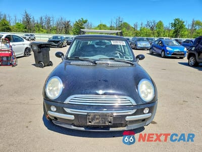 Piąte zdjęcie samochodu w środku: 2003 MINI COOPER VIN:WMWRC33483TE18548 - miniatura