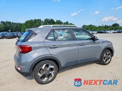 Trzecie zdjęcie samochodu z tyłu: 2020 HYUNDAI VENUE SEL VIN:KMHRC8A35LU032599 - miniatura