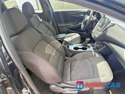 Piąte zdjęcie samochodu w środku: 2020 CHEVROLET MALIBU LT VIN:1G1ZD5ST3LF108283 - miniatura