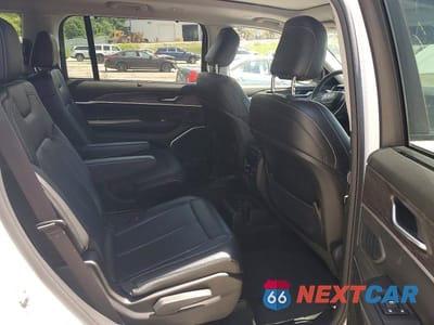 Zdjęcie 11 z 13 samochodu: 2023 JEEP GRAND CHEROKEE L LIMITED VIN:1C4RJKBG7P8845658 - miniatura