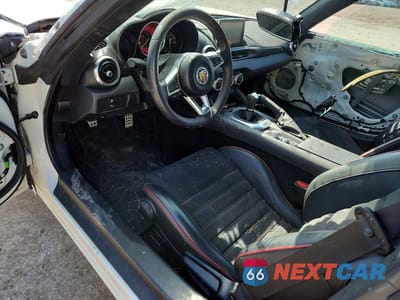Zdjęcie 8 z 13 samochodu: 2019 FIAT 124 SPIDER CLASSICA VIN:JC1NFAEK9K0142898 - miniatura