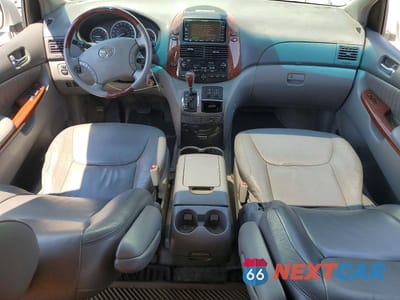 Zdjęcie 8 z 14 samochodu: 2004 TOYOTA SIENNA XLE LIMITED 7 PASSENGER VIN:5TDBA22C94S014989 - miniatura