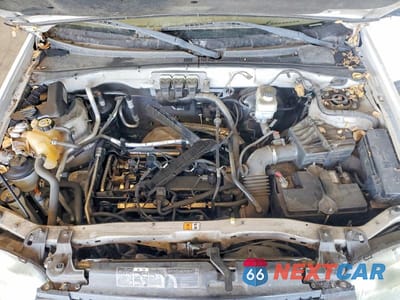 Zdjęcie 11 z 12 samochodu: 2006 FORD ESCAPE XLS VIN:1FMYU02Z26KA87007 - miniatura