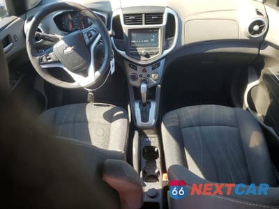 Zdjęcie 8 z 12 samochodu: 2017 CHEVROLET SONIC LT VIN:1G1JD5SH7H4150869 - miniatura