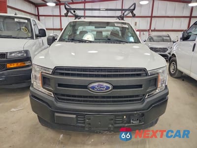 Piąte zdjęcie samochodu w środku: 2018 FORD F150 VIN:1FTMF1CB8JKF68702 - miniatura