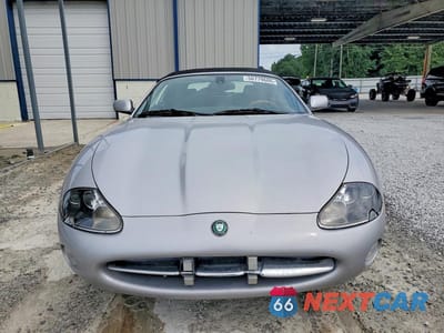 Piąte zdjęcie samochodu w środku: 2003 JAGUAR XK8 VIN:SAJDA42C632A33563 - miniatura