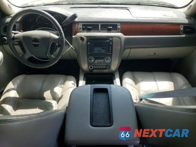 Zdjęcie 8 z 13 samochodu: 2008 GMC YUKON XL K1500 VIN:1GKFK16398R214007 - miniatura