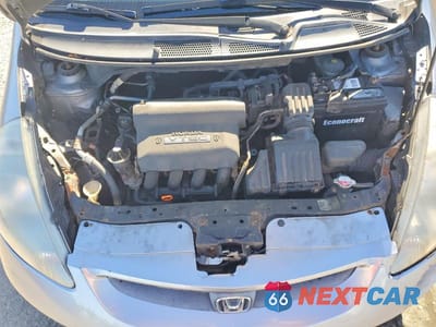 Zdjęcie 11 z 12 samochodu: 2008 HONDA FIT SPORT VIN:JHMGD38648S028105 - miniatura