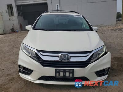 Piąte zdjęcie samochodu w środku: 2018 HONDA ODYSSEY EXL VIN:5FNRL6H76JB003328 - miniatura