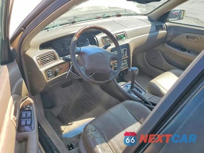 Zdjęcie 8 z 12 samochodu: 2001 TOYOTA CAMRY LE V6 VIN:JT2BF22K010310113 - miniatura