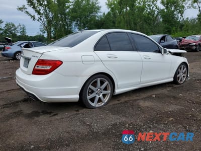 Trzecie zdjęcie samochodu z tyłu: 2014 MERCEDES-BENZ C 300 4MATIC VIN:WDDGF8AB3EA922247 - miniatura