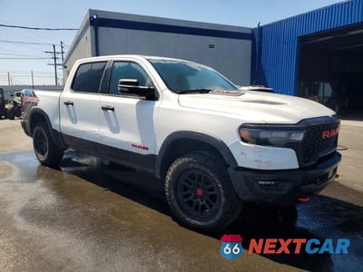 Czwarte zdjęcie samochodu z boku: 2025 RAM 1500 REBEL VIN:1C6SRFLP7SN570486 - miniatura