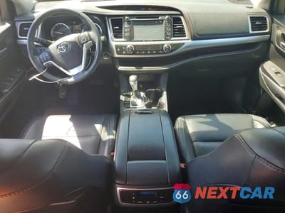 Zdjęcie 8 z 13 samochodu: 2016 TOYOTA HIGHLANDER XLE VIN:5TDJKRFH3GS504663 - miniatura