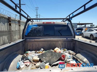 Zdjęcie 10 z 13 samochodu: 2001 TOYOTA TUNDRA ACCESS CAB LIMITED VIN:5TBRT38141S131159 - miniatura