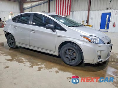 Czwarte zdjęcie samochodu z boku: 2010 TOYOTA PRIUS V VIN:JTDKN3DU1A0051713 - miniatura