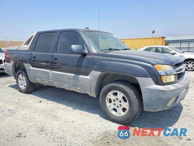 Czwarte zdjęcie samochodu z boku: 2004 CHEVROLET AVALANCHE C1500 VIN:3GNEC12T54G327030 - miniatura