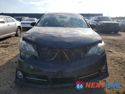 Piąte zdjęcie samochodu w środku: 2014 TOYOTA CAMRY SE VIN:4T1BF1FK7EU451010 - miniatura