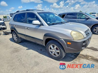 Czwarte zdjęcie samochodu z boku: 2006 HYUNDAI TUCSON GLS VIN:KM8JN12D26U354630 - miniatura
