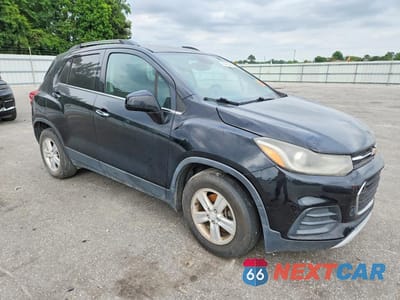 Czwarte zdjęcie samochodu z boku: 2017 CHEVROLET TRAX 1LT VIN:3GNCJLSB2HL186642 - miniatura