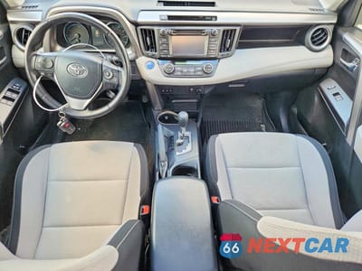 Zdjęcie 8 z 13 samochodu: 2017 TOYOTA RAV4 HYBRID XLE VIN:JTMRJREV9HD095420 - miniatura