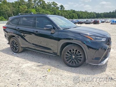 Czwarte zdjęcie samochodu z boku: 2023 TOYOTA HIGHLANDER XSE VIN:5TDKDRAH7PS020792 - miniatura